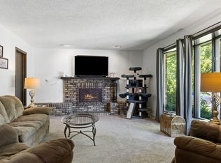 103 Ridge Dr, Shorewood, IL 60404