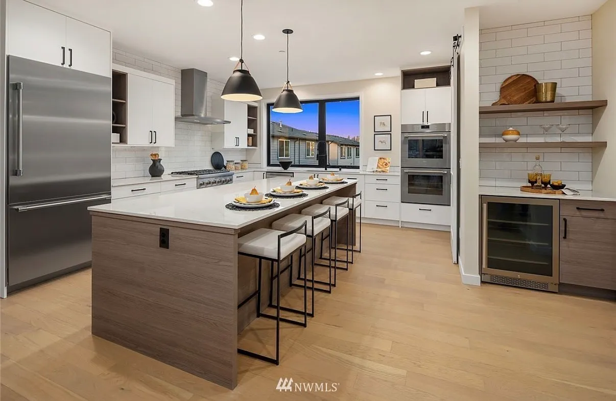 4 bed, 3.5 bath, 2740 sqft, $7,500 — Photo 3