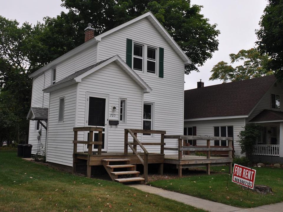 Nice Deck on the front of the house