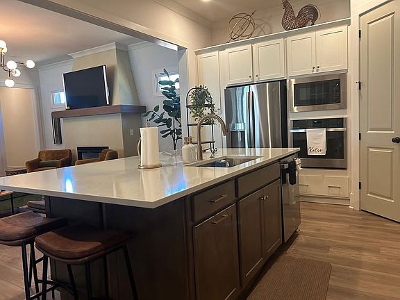Fully equipped chef's kitchen