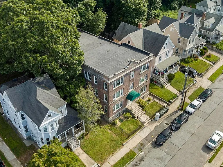 43 West St — Photo 4