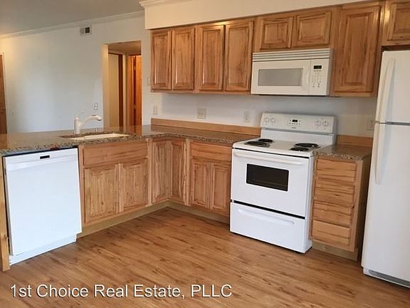 3rd image of 722 Peachtree Pl #728
