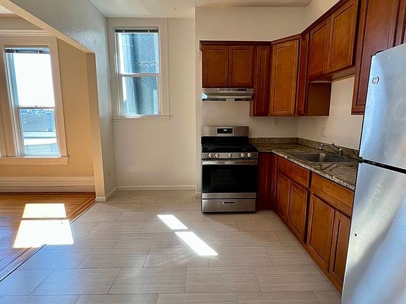 4th image of 2127 Fillmore St APT 15