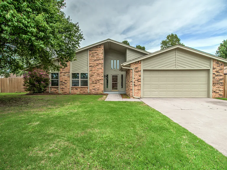 2809 Countrywood Ln — Photo 4