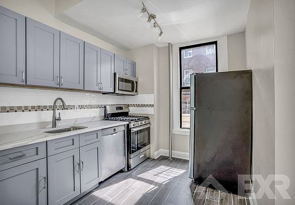 5th image of 853 Putman Ave #1E