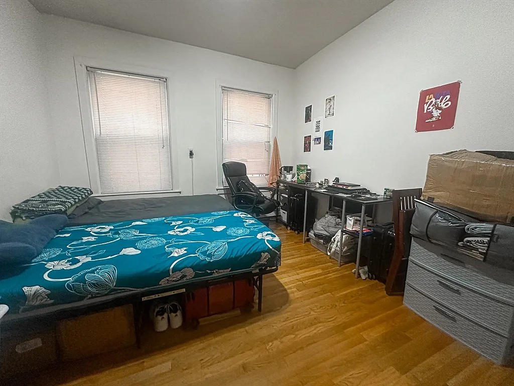 2 bed, 1.0 bath, 750 sqft, $2,800 — Photo 3