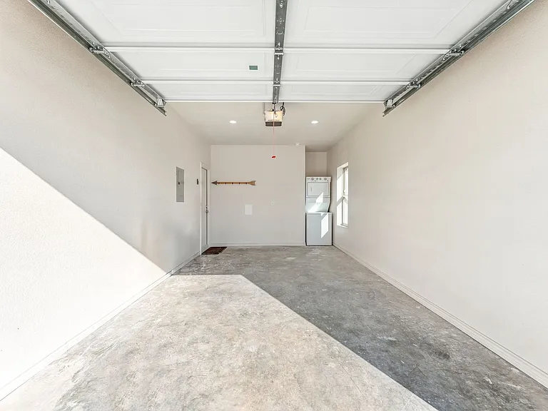 1111 W Vanderbilt St — Photo 23