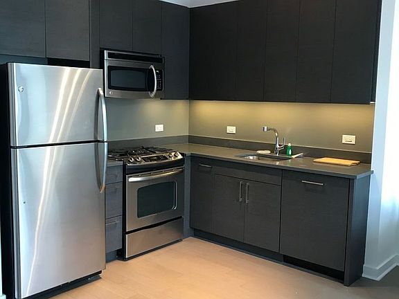 4th image of 309 5th Ave APT 22C