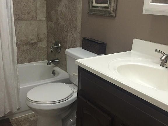 4th image of 2233 W Gilbert Ln
