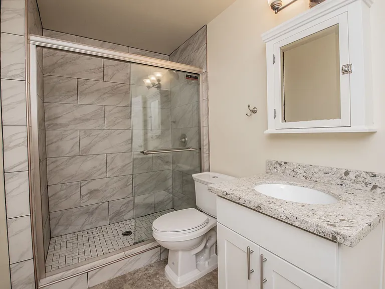 17 Saint Helens Ave — Photo 37