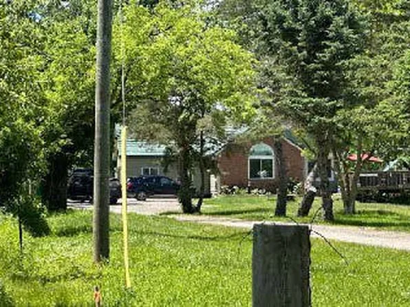 61555 Bates Rd, Lenox, MI 48048