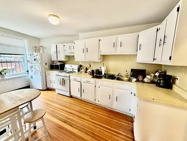 357 Hanover St #2 — Photo 5