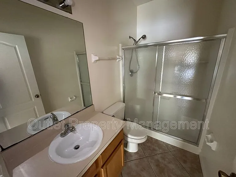 4749 Waterside Pointe Cir — Photo 8
