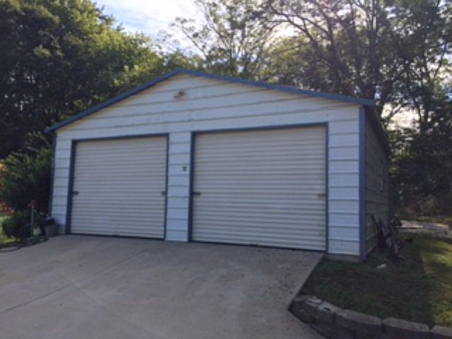 2nd image of 411 W Lime St
