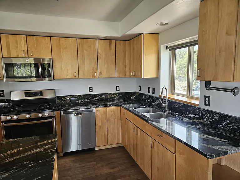 8 Summit Swing Dr — Photo 2
