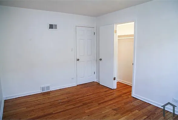 6655 N Seeley Ave #2 — Photo 6