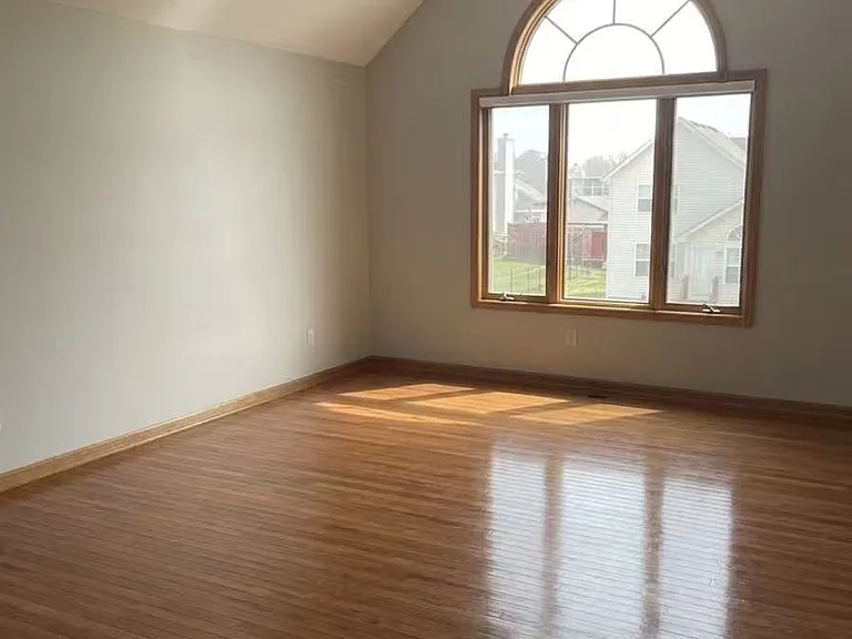 135 Deertrail Dr — Photo 10