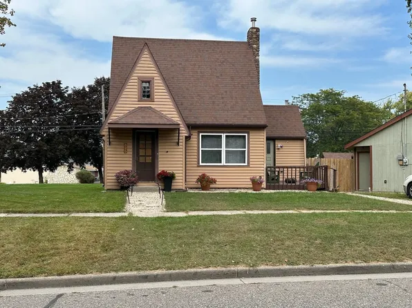 825 Washington Ave, Wisconsin Dells, WI 53965