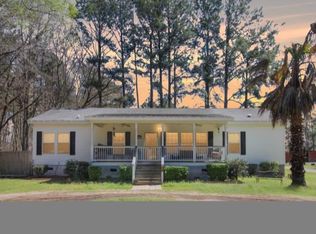 5863 Dixie Plantation Rd, Hollywood, SC 29449