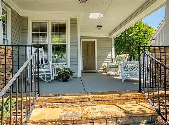 4th image of 8339 Sandowne Ln