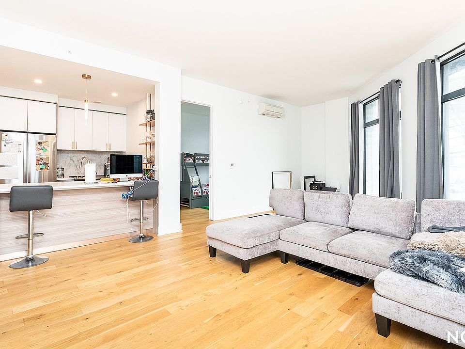 1st image of 2-24 26th Ave #422