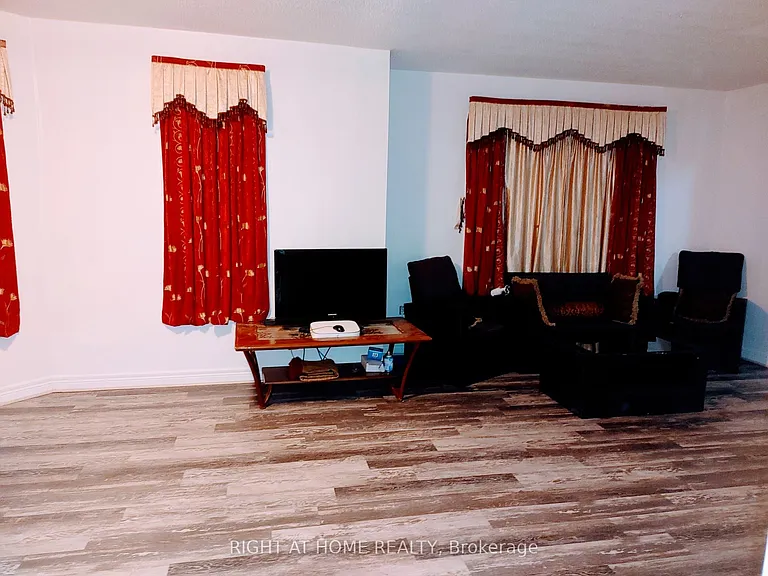 55 Velvet Grass Ln #A — Photo 8