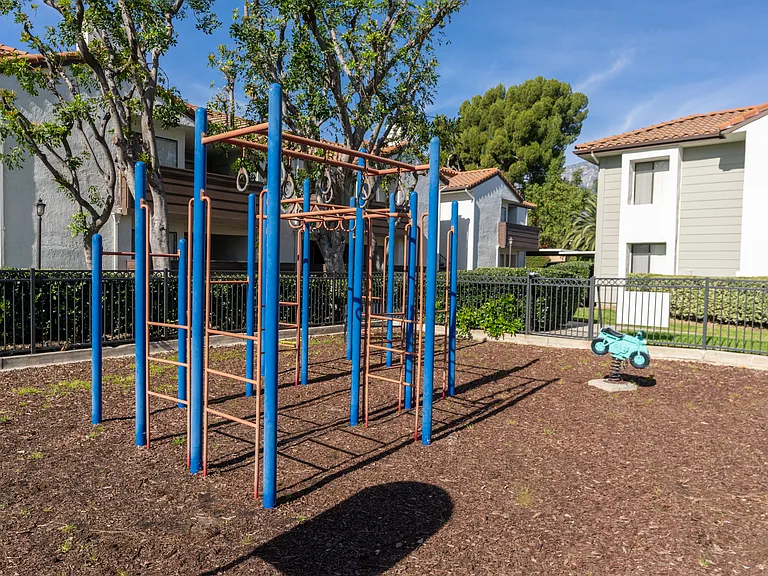 Woodbend Apartments — Photo 17