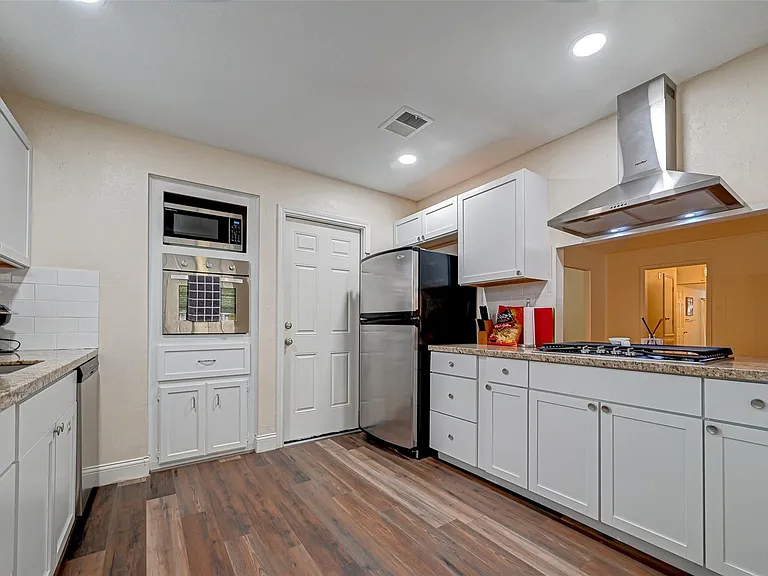 3903 Hermitage Hollow Ln — Photo 16