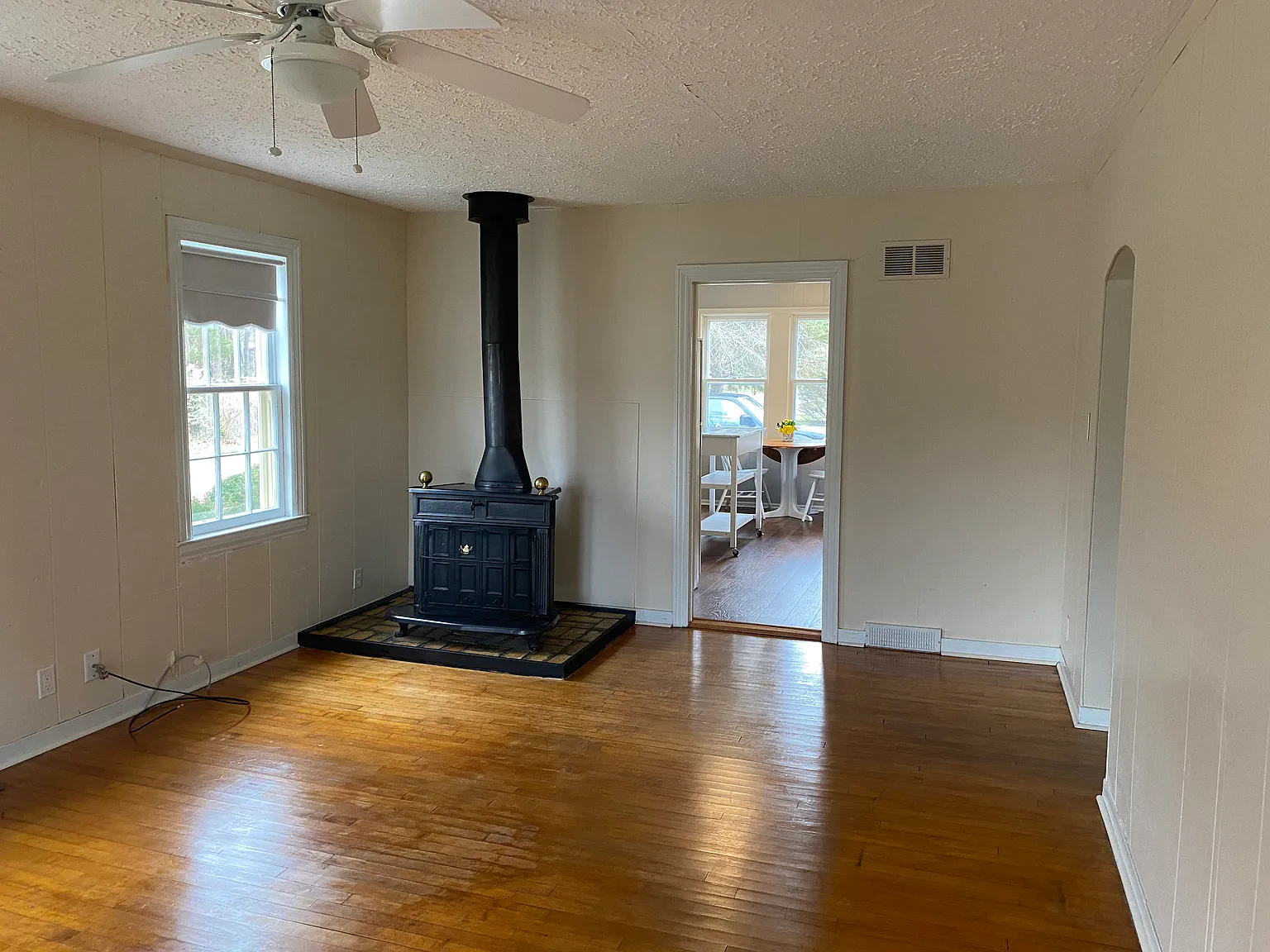 2 bed, 967 sqft, $1,800 — Photo 3