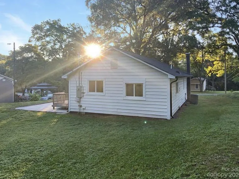 1009 McLain Rd — Photo 14