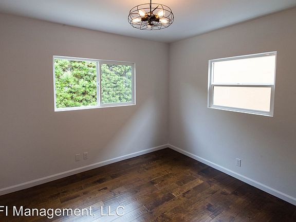 4th image of 2129 1/2 Las Colinas Ave