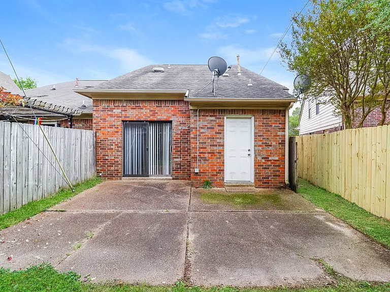 1611 Oaken Bucket Dr — Photo 24