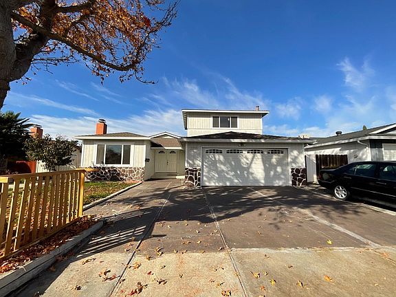 3rd image of 2233 Sherman Dr