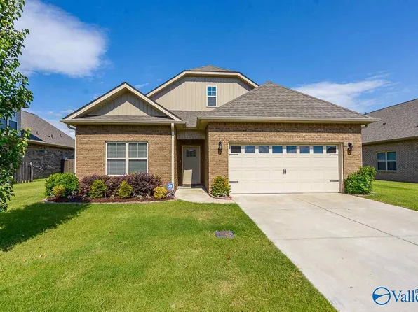 3031 Greenway Cir SE, Owens Cross Roads, AL 35763