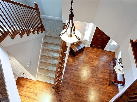 2nd image of 417 Mustang Dr