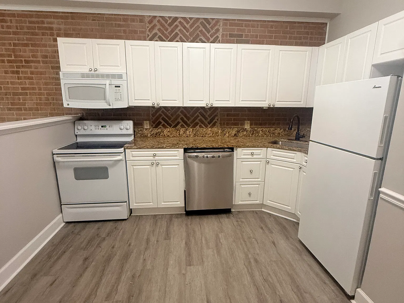 1 bed, 598 sqft, $1,400 — Photo 3