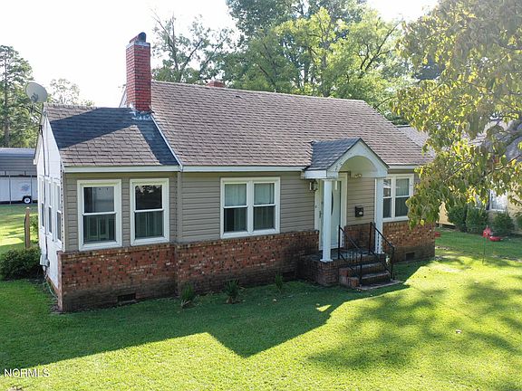 3rd image of 224 E Clay Street