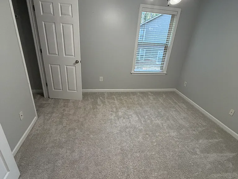 114 Creighton Ln — Photo 53