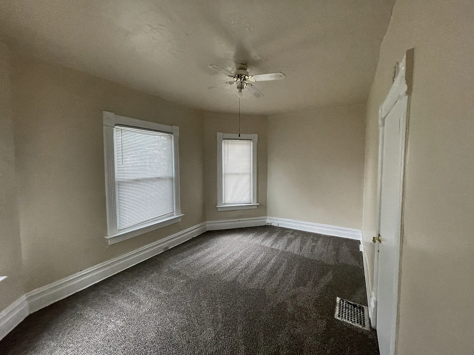 861 East 300 South - 2 — Photo 4