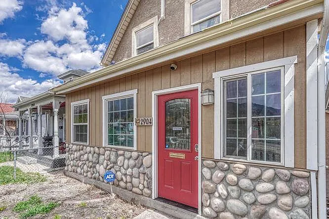 2904 W Colorado Ave — Photo 2