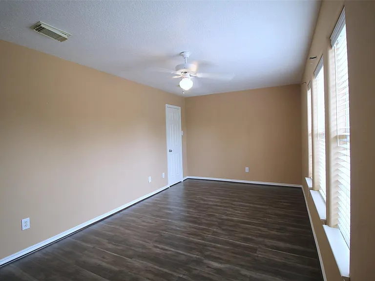 19927 Black Canyon Dr — Photo 31