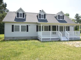 7572 Dunn Rd, Wade, NC 28395