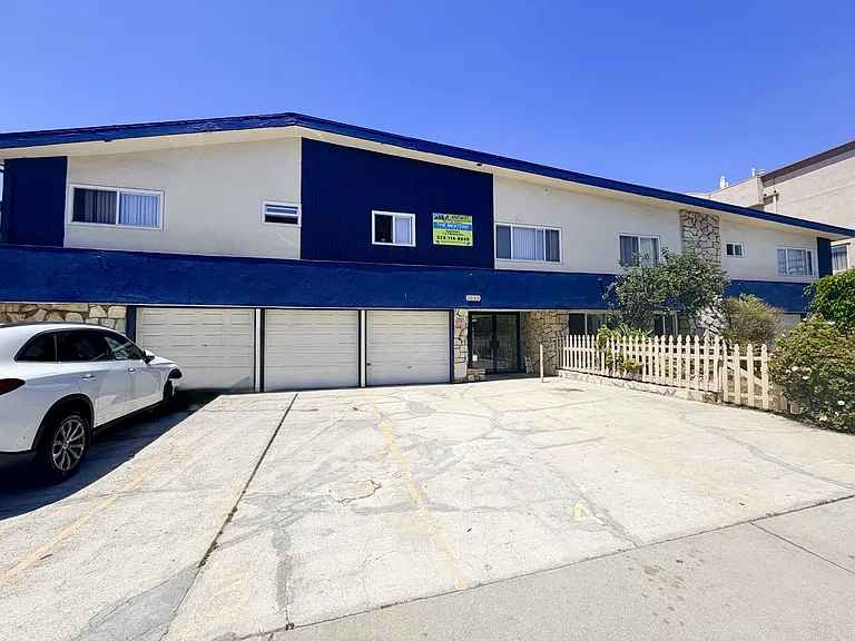 3333 Mentone Ave #2 — Photo 5