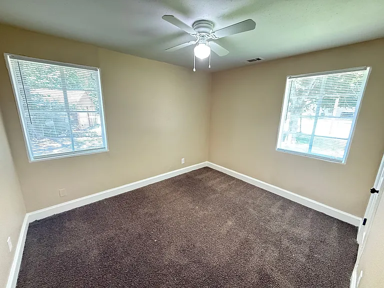 2059 Brighton Rd — Photo 3