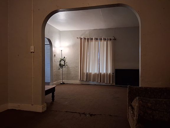 3rd image of 1321 Wellesley Ave