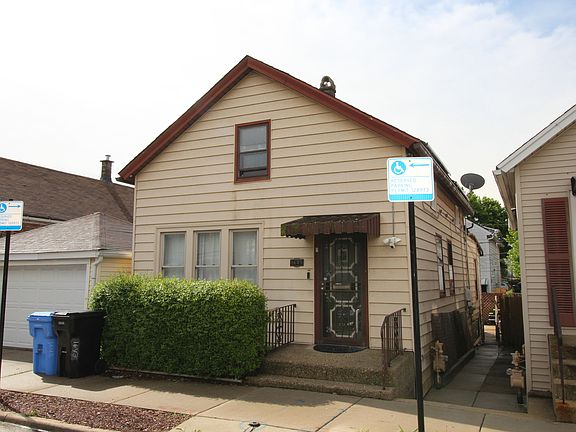 2nd image of 1643 W 32nd Pl