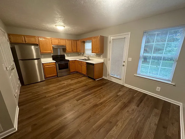 2434 Willowbrook Dr — Photo 5