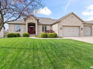 6421 Winterberry Ln, Springfield, IL 62712