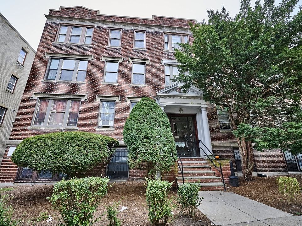 1st image of 7 Lothian Rd #B
