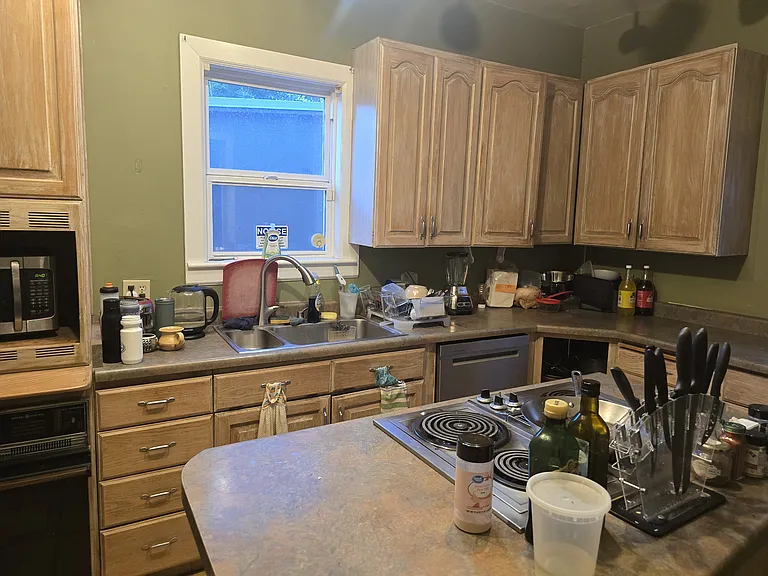 839 E 200 S — Photo 12